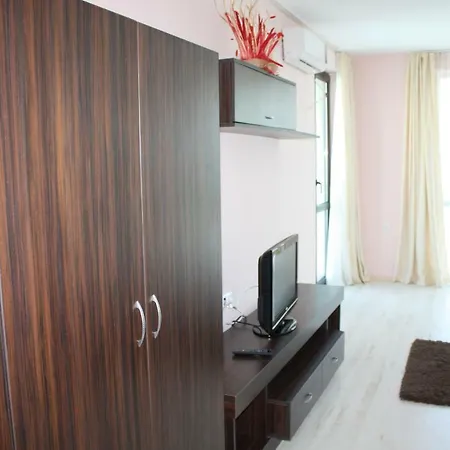 Апартамент Spacious 2bedroom